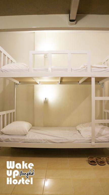Wake Up Hostel Банкок Екстериор снимка