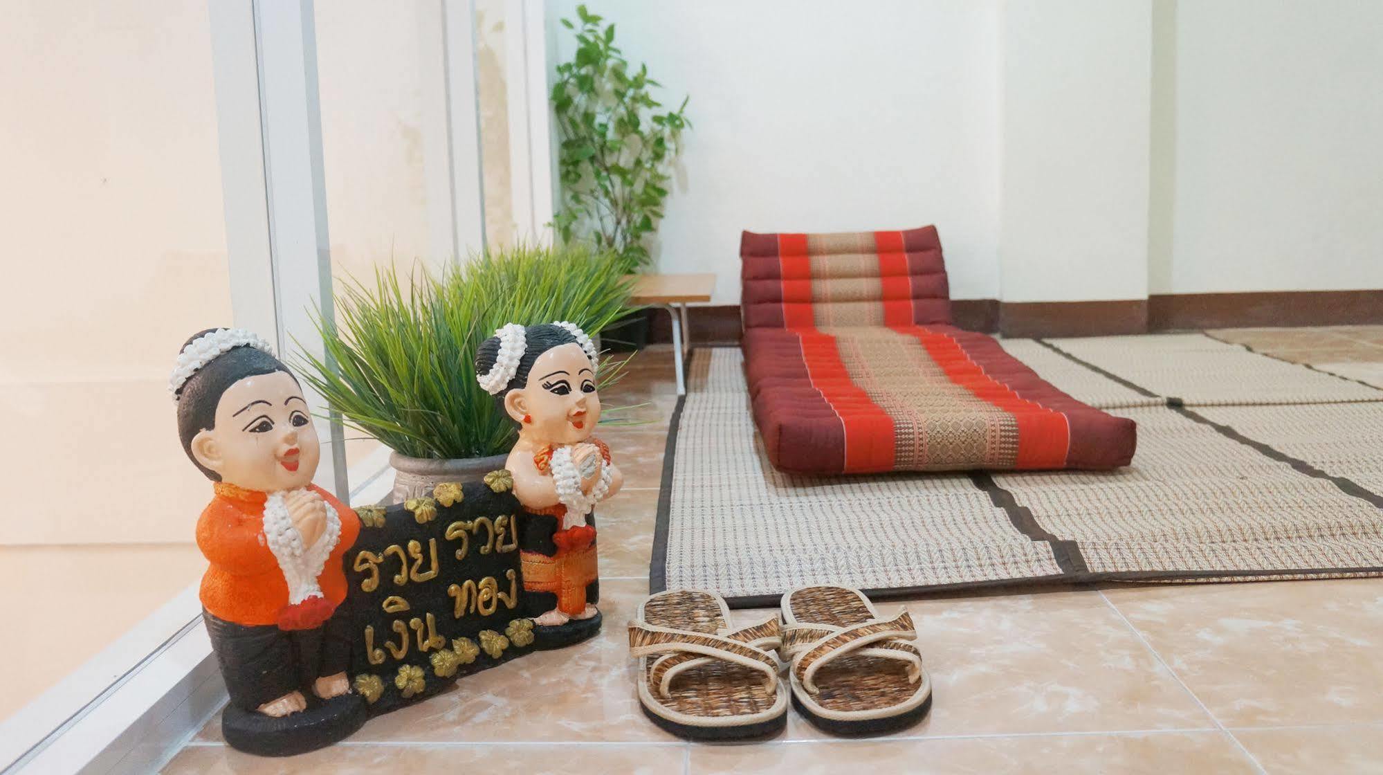 Wake Up Hostel Банкок Екстериор снимка