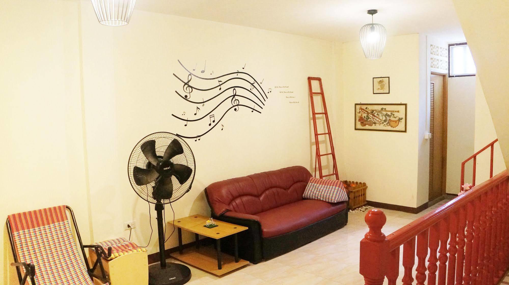 Wake Up Hostel Банкок Екстериор снимка